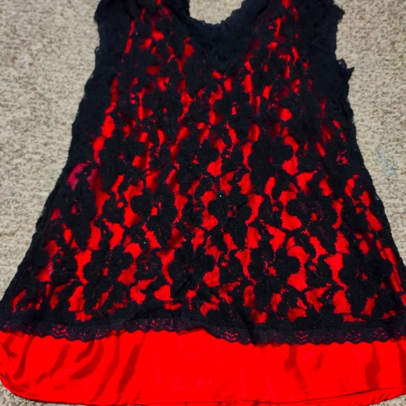 Silky top with lace cover - Picture 1 of 4